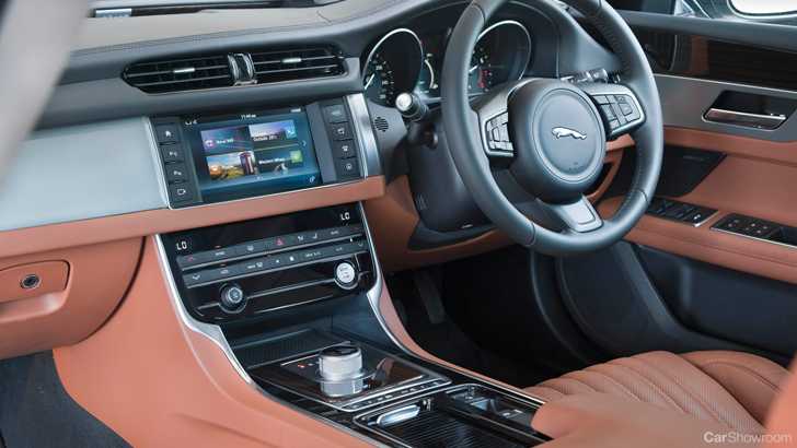 2017 Jaguar XF Portfolio 25t