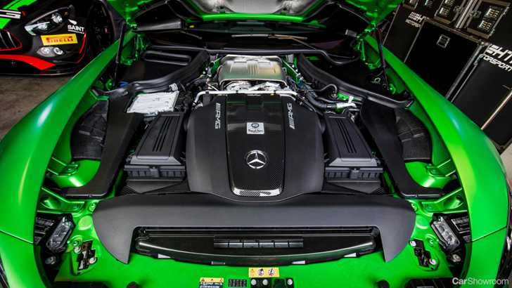 Mercedes-AMG GT R Blasts To New Mount Panorama Lap Record