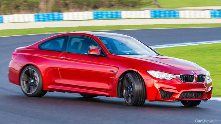 2017 BMW M4 - Review