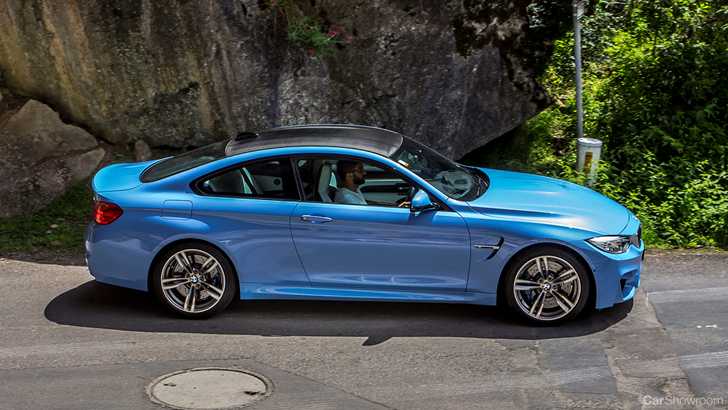 2017 BMW M4 - Review
