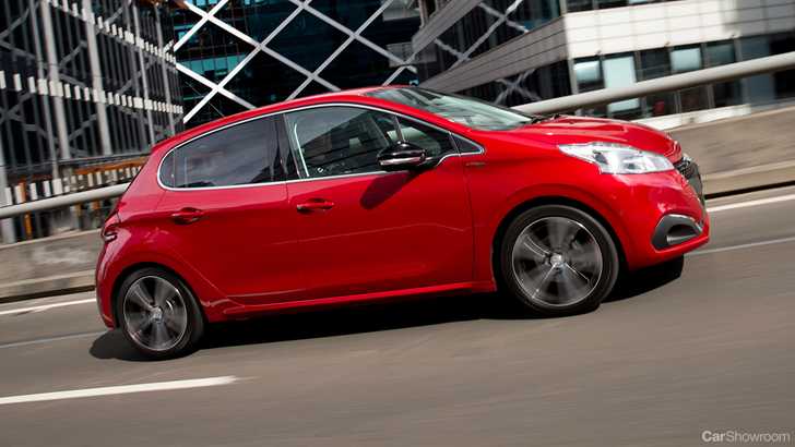 2017 Peugeot 208 - Review
