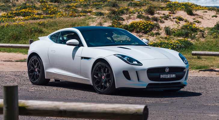 2017 Jaguar F-Type - Review