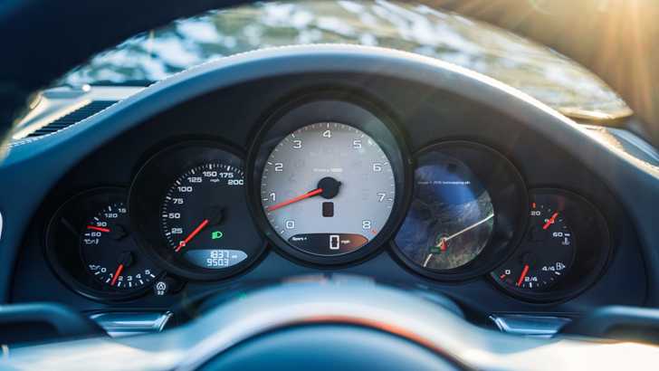2017 Porsche 911 - Review