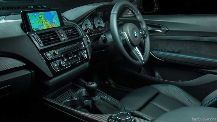 2017 BMW M2 - Review