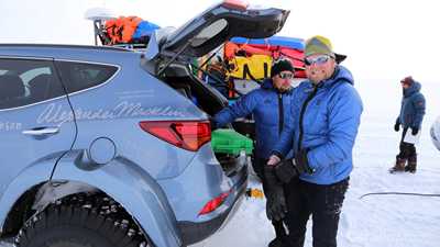 Hyundai Santa Fe Treks Across The Antarctic