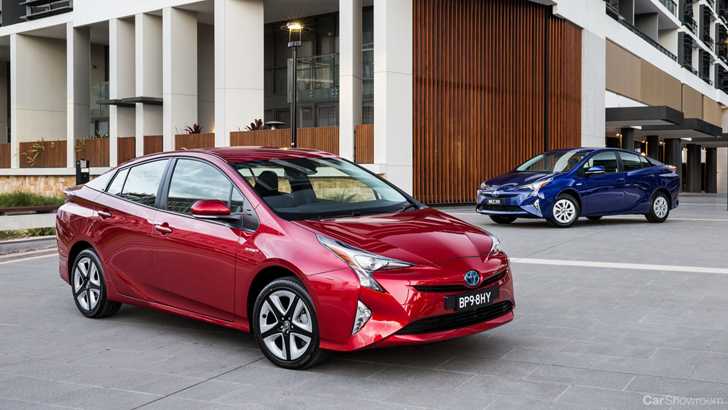 2017 Toyota Prius i-Tech