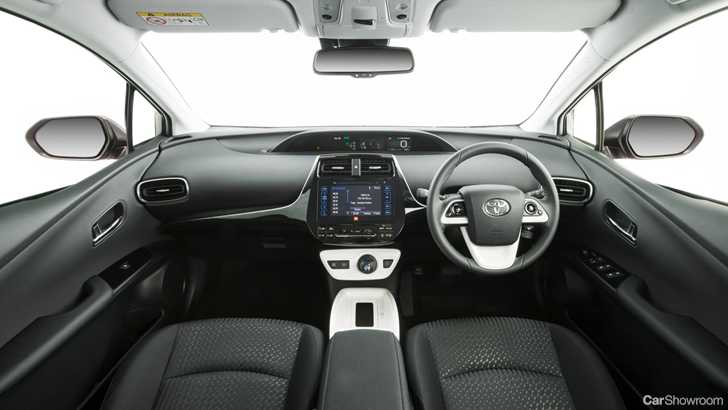 2017 Toyota Prius i-Tech