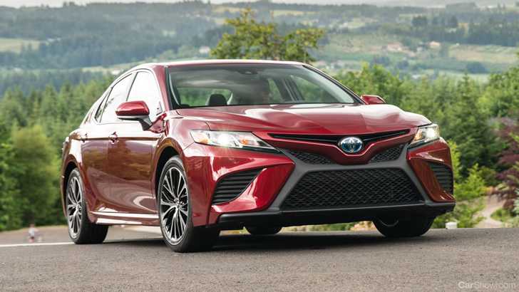 2018 Toyota Camry Hybrid SE (North America)