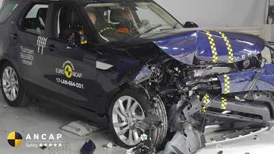 2017 Land Rover Discovery - ANCAP