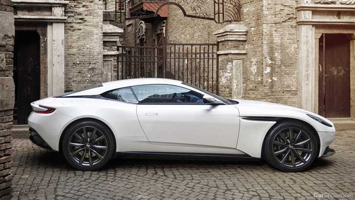 2018 Aston Martin DB11 - V8