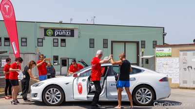Italian Tesla Model S Owners Break 1,000km On Single Charge