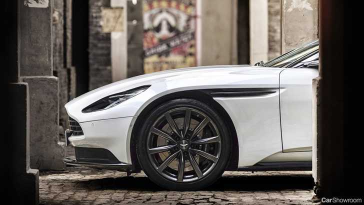 2018 Aston Martin DB11 V8