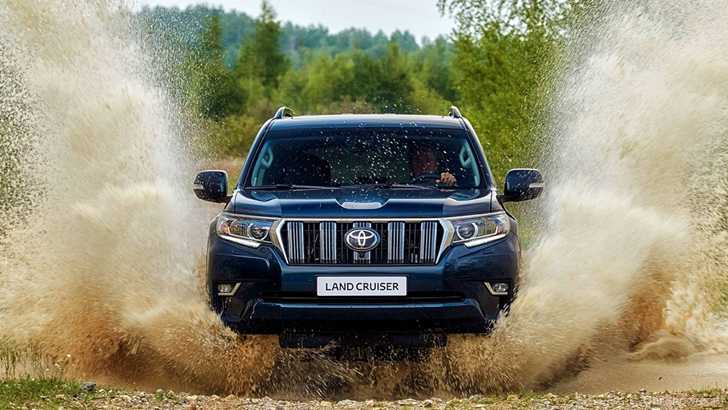 2018 Toyota Land Cruiser Prado Breaks Cover