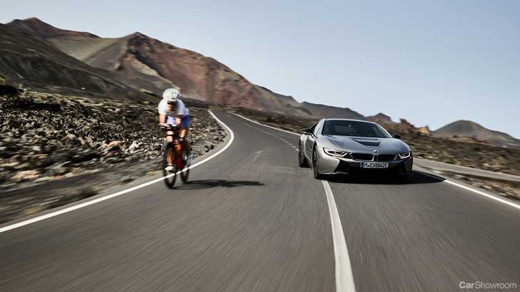 2018 BMW i8 Coupe, i8 Roadster