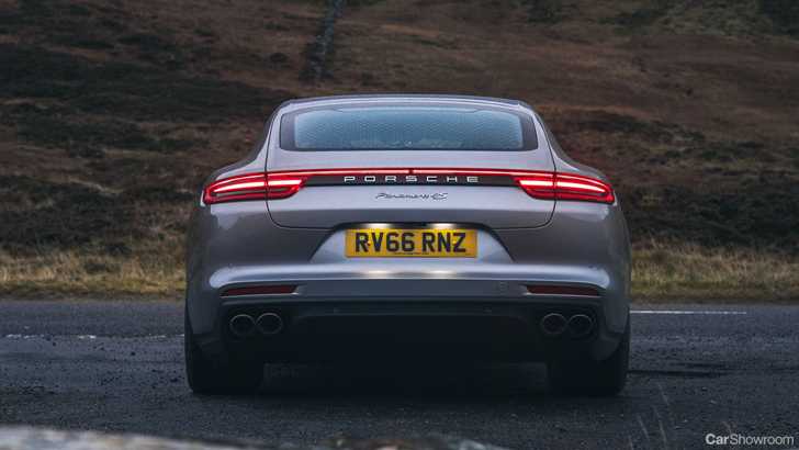 2017 Porsche Panamera - Mixed