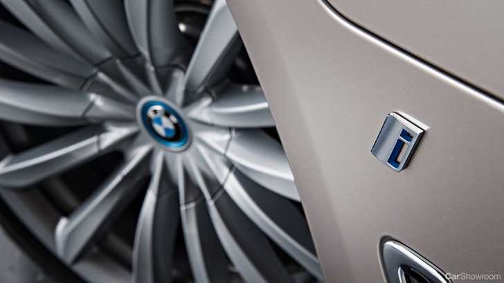 2017 BMW 740e iPerformance