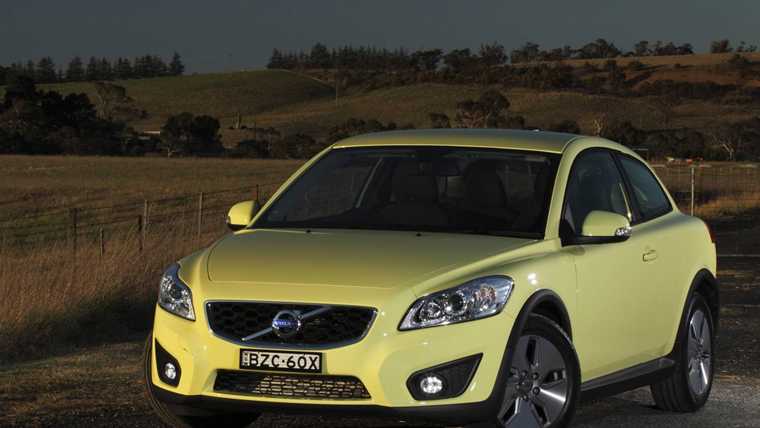 2011 VOLVO C30