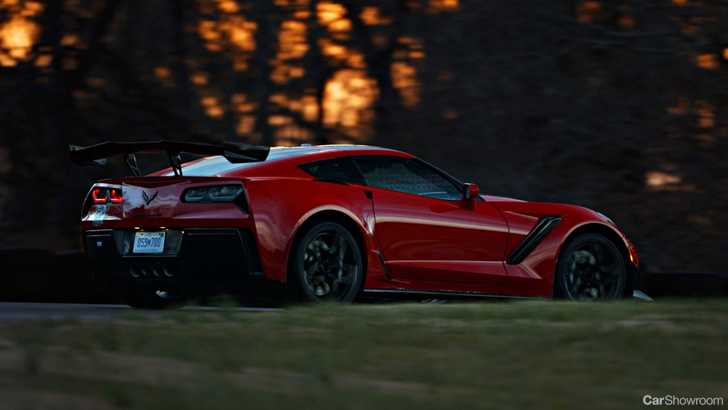 2019 Corvette ZR1 Beats Ford GT Lap Record Around VIR