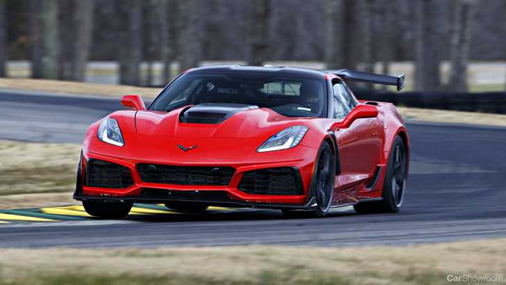 2019 Corvette ZR1 Beats Ford GT Lap Record Around VIR