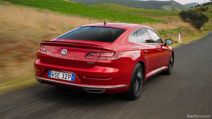 VW Arteon Getting Shooting Brake Body, 300kW VR6