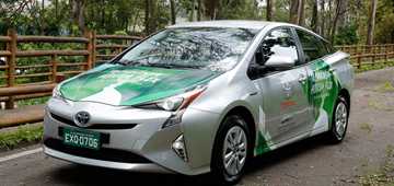 Toyota’s Prius FFV Concept Can On E100 Ethanol Or Petrol