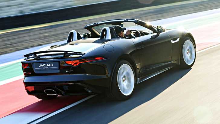 2017 Jaguar F-Type P300 R-Dynamic