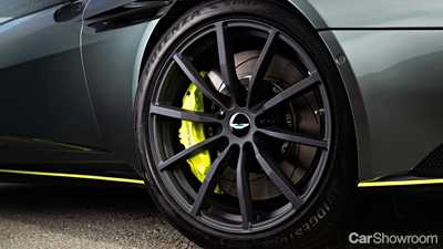 2018 Aston Martin DB11 V12 AMR