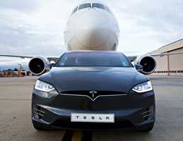Tesla Model X P100D Tows A 130-Tonne Boeing Dreamliner