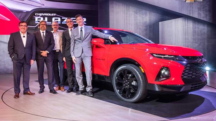 Chevrolet Reveals Blazer Crossover, Out In 2019
