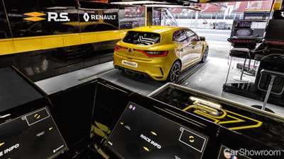 Renault Unveils Hardcore Megane RS Trophy