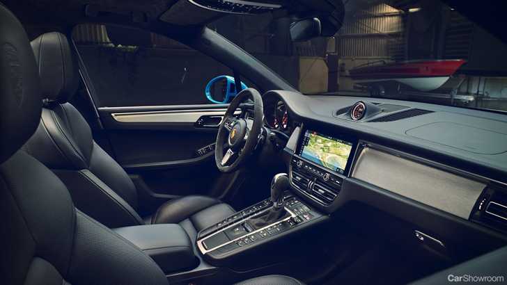 Porsche Unveils Facelifted Macan In Shanghai