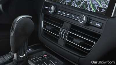 Porsche Unveils Facelifted Macan In Shanghai