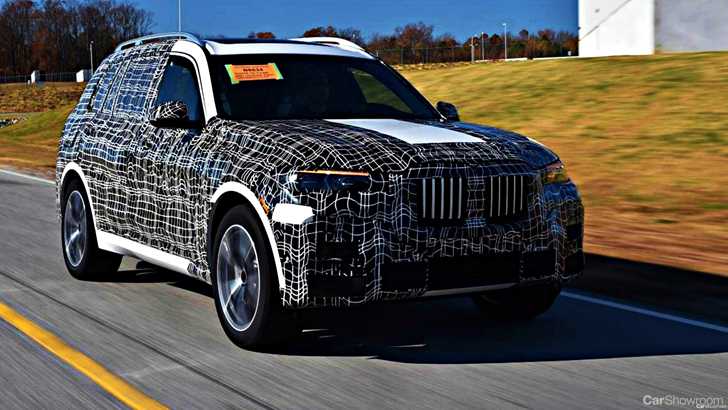 BMW X7 M Being Weighed Up – Gallery