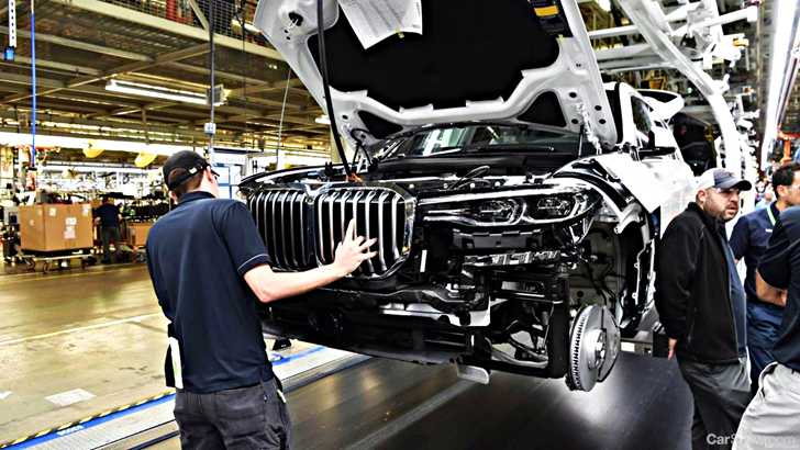 BMW X7 M Being Weighed Up – Gallery