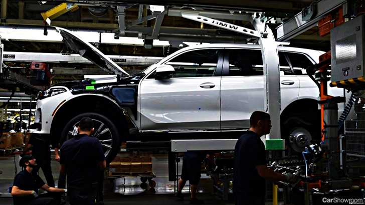 BMW X7 M Being Weighed Up – Gallery