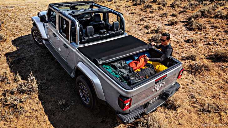 Jeep Gladiator Makes Its Entrance In LA – Gallery