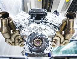 Aston Martin Valkyrie - Cosworth V12