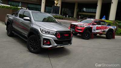 Toyota Hilux Black Rally Looks Amazingly Tasty – Gallery