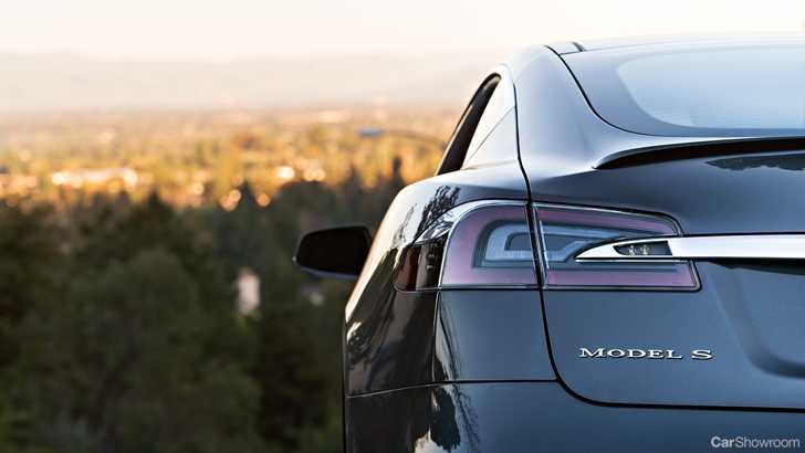 Tesla Cuts US Sales Prices Amidst EV Subsidy Phase-Out – Gallery