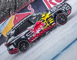 Audi e-tron Climbs An 85 Percent Gradient And Doesn’t Fall Off – Video 1