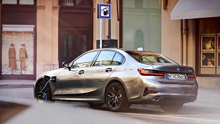 BMW Fields 320i, 330e, M340i To Bolster Range – Gallery