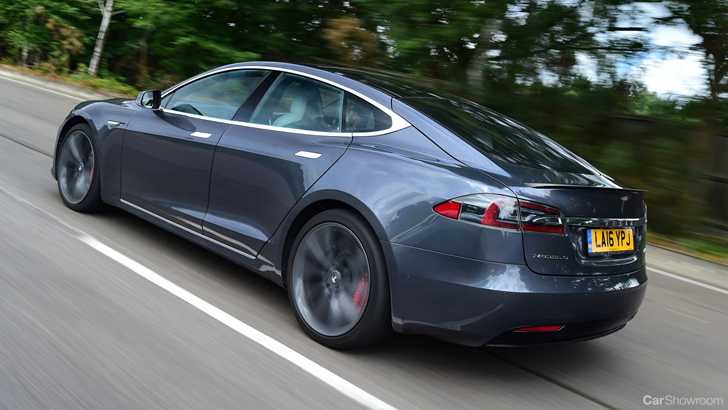 Tesla To Add Support For In-Car Youtube, Netflix. Good idea?