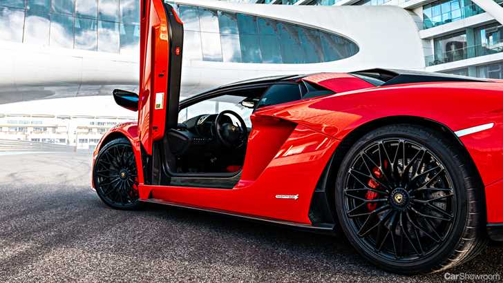 Bull Gets Blocked - Next Aventador Sidelined To 2024 By Urus