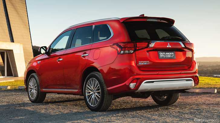 Mitsubishi Updates Outlander PHEV For 2020, Bigger Engine and Battery Capacity