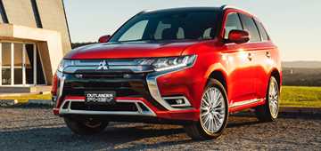Mitsubishi Updates Outlander PHEV For 2020, Bigger Engine and Battery Capacity