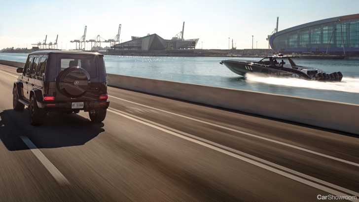 Mercedes-AMG Shows Off 2,013kW Boat And Matching G 63 In Miami
