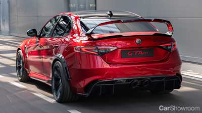 Alfa Romeo Giulia GTA Debuts, Only 500 Units Worldwide