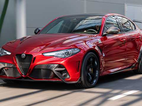 Alfa Romeo Giulia GTA Debuts, Only 500 Units Worldwide