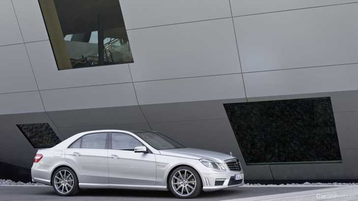 2011 MERCEDES-BENZ E63