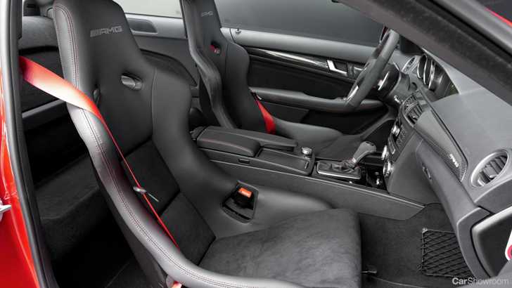 2011 MERCEDES-BENZ C63 2D COUPE AMG